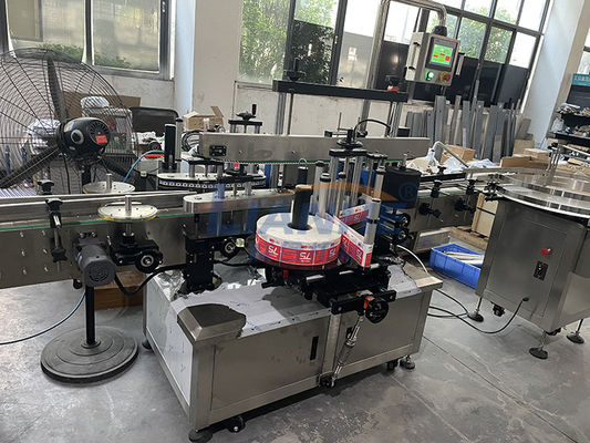 Máquina de rellenar líquida de la loción viscosa automática de 4 bocas para el champú detergente del jabón