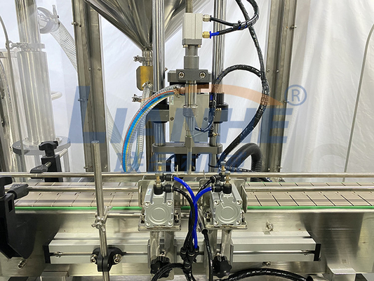 línea de etiquetado que capsula de relleno del pistón automático líquido de la máquina de rellenar de la botella 250ml