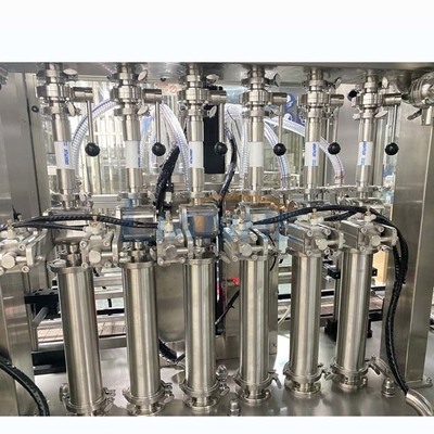 Máquina de embotellado del champú del agua de SUS316L 0.5-0.7Mpa automático